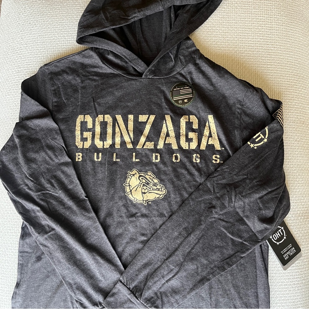 gonzaga bulldogs sweater, great sweater for runners, never worn.